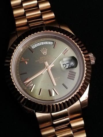2 kappotte rolexen voor reparatsie AAA+++ beschikbaar voor biedingen