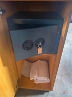 Kast met kluis heel zwaar, Huis en Inrichting, Ophalen, Zo goed als nieuw