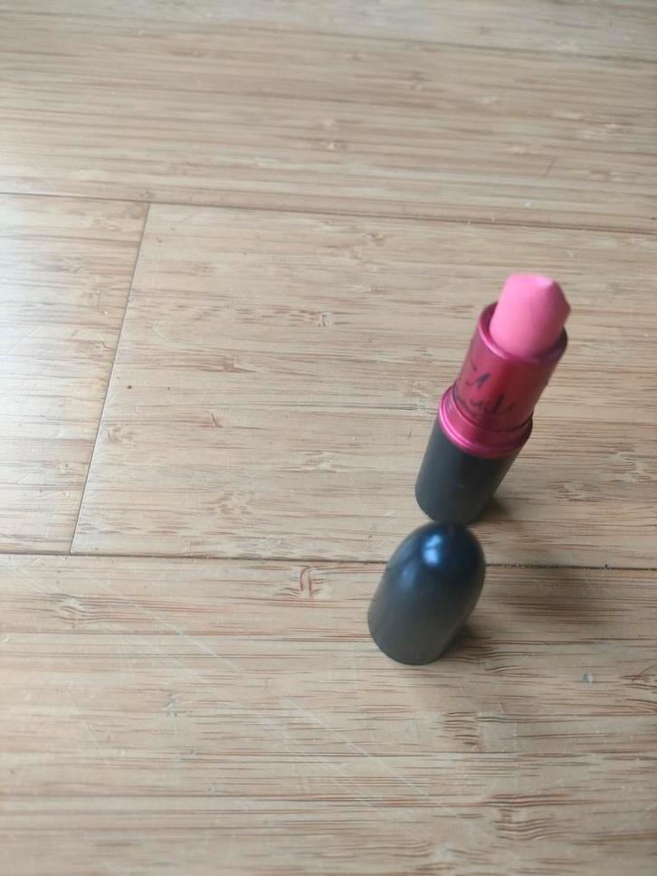 rouge à lèvres Mac Viva Glam Satin Nicky Minaj, Bijoux, Sacs & Beauté, Beauté | Cosmétiques & Maquillage, Utilisé, Lèvres, Rouge