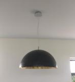 Zwarte hanglamp met warme goudkleurige binnenkant, Huis en Inrichting, Ophalen, Overige materialen, Zo goed als nieuw, Modern