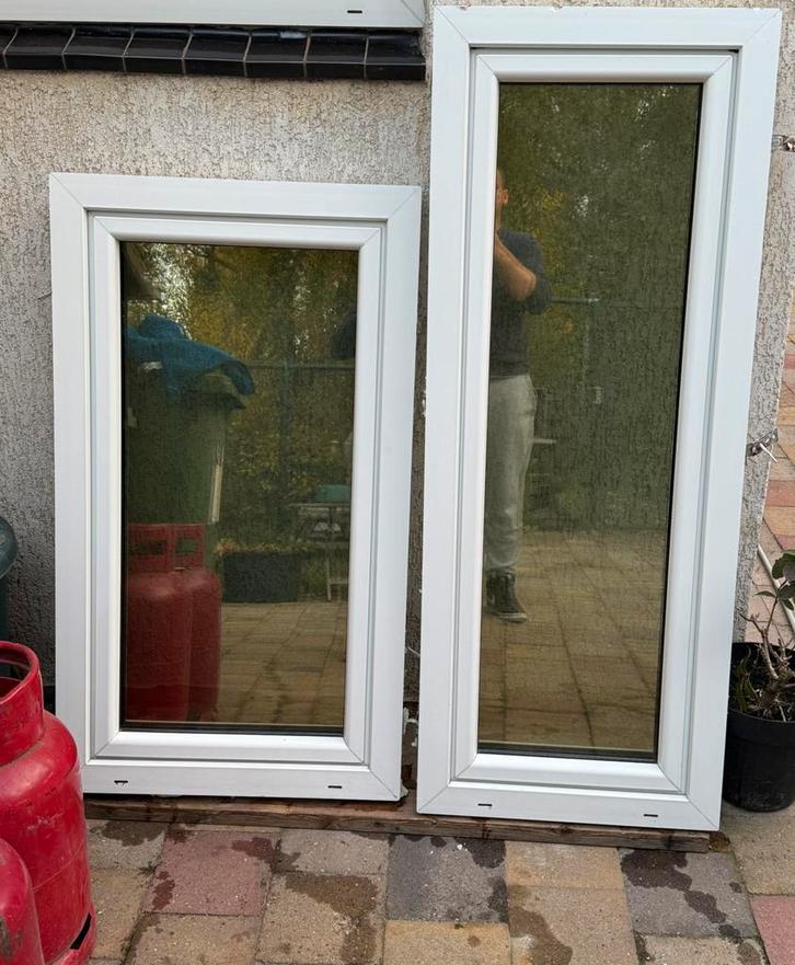 2 belles fenêtres oscillo-battantes en PVC, double vitrage, Bricolage & Construction, Châssis & Portes coulissantes, Comme neuf