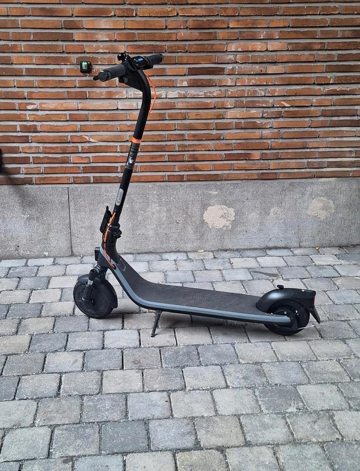 Ninebot e2 plus, Fietsen en Brommers, Steps, Zo goed als nieuw, Elektrische step (E-scooter), Ophalen