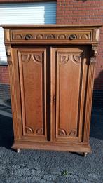 Eiken mechelse meitenkast, Ophalen