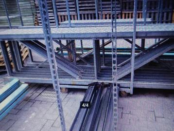 Stock staanders en leggers beschikbaar voor biedingen