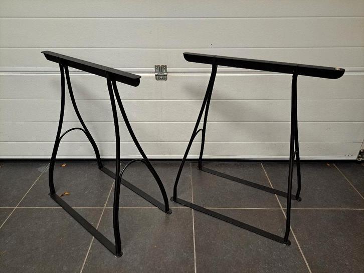 2 zwarte schragen van epoxymetaal, Huis en Inrichting, Bureaus, Zo goed als nieuw, Ophalen