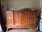Eik dressoir met gedetailleerd houtsnijwerk en vier deuren., Antiek en Kunst, Ophalen