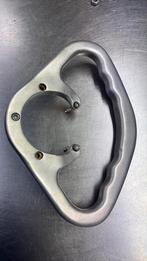 Passagiers handvat beugel op benzinebak GSxS GSxR, Ophalen