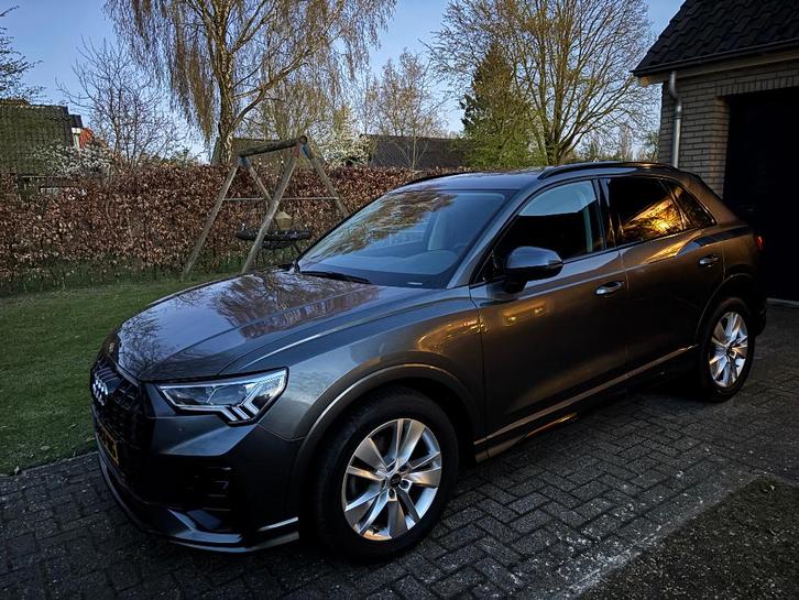 Audi Q3 35 TDI 150ch S Tronic 2022 Gris, Autos, Audi, Particulier, Q3, ABS, Caméra de recul, Phares directionnels, Régulateur de distance