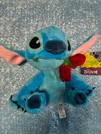 Peluche Stitch avec rose, Enfants & Bébés, Jouets | Peluches, Enlèvement ou Envoi, Neuf