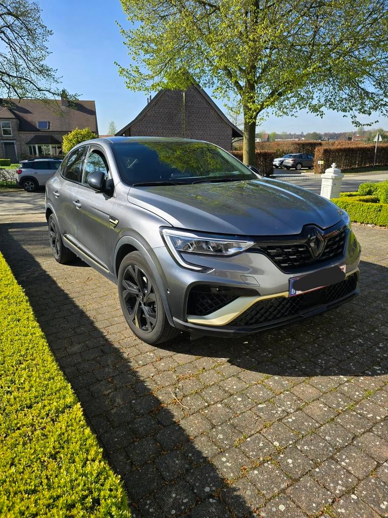 Renault arkana e-tech engineerd Full Hybrid 1.6L motor, Auto's, Arkana, 4 cilinders, 107 g/km, 105 kW