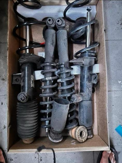 Veren + schokdempers F20 Xdrive, Ophalen, Gebruikt