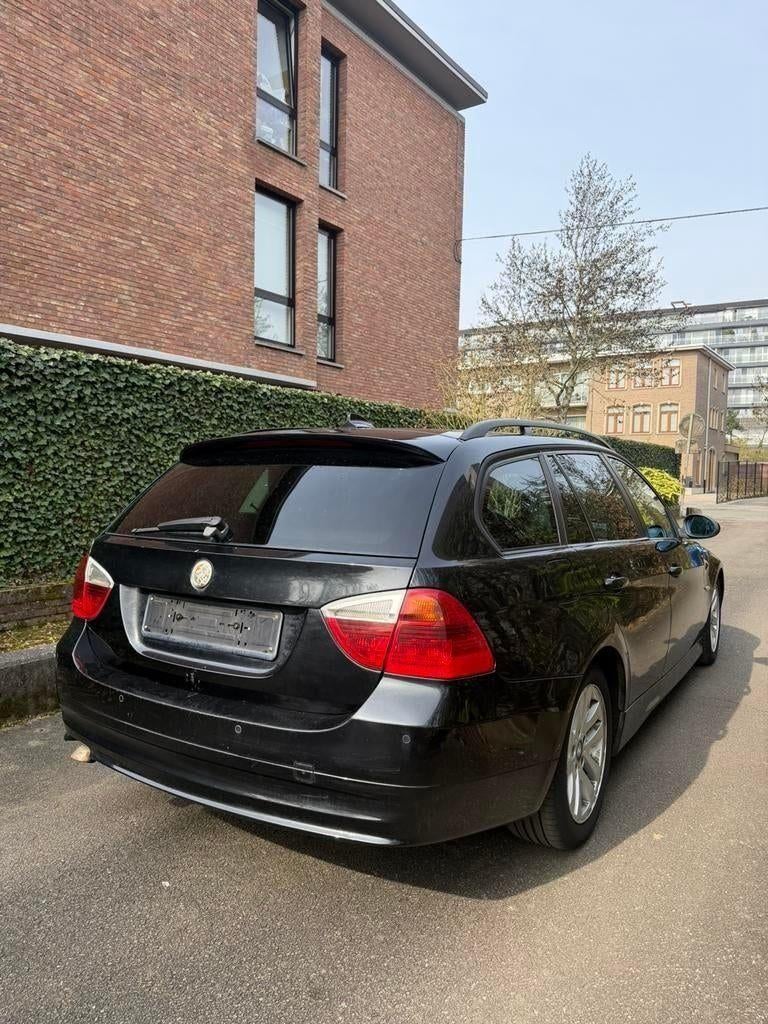 BMW 320d avec 214 000 km de 2008 - 1er propriétaire, Entreprise, Boîte manuelle, 5 portes, Electronic Stability Program (ESP)