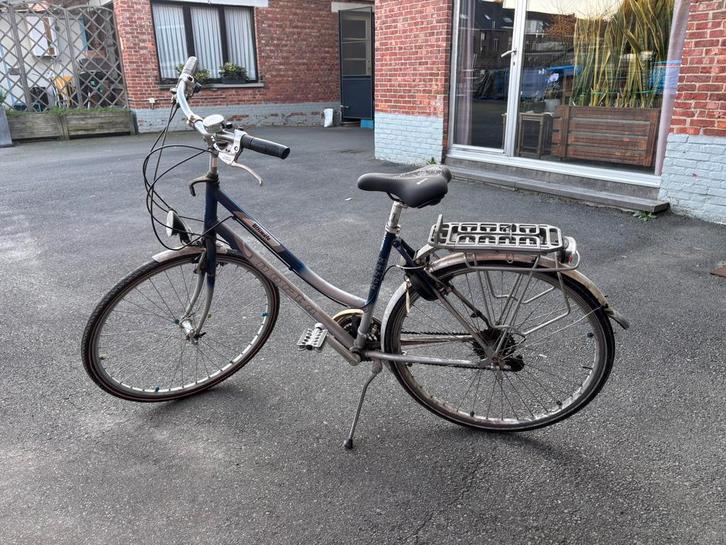 2 damesfietsen, Fietsen en Brommers, Fietsen | Dames | Damesfietsen, Gebruikt, Overige merken, Versnellingen, Ophalen