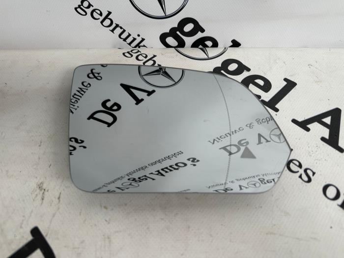 Glace rétroviseur droit d'un Mercedes Vito, Autos : Pièces & Accessoires, Rétroviseurs, Mercedes-Benz, Utilisé, 3 mois de garantie