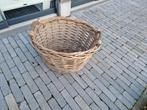 Rieten mand gebruikt om hout in te plaatsen, Enlèvement, Bois, Panier