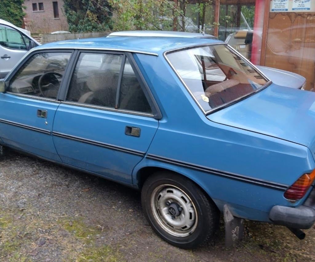 Peugeot 305 SR MK1 de 1982, Autos, Peugeot, Particulier, Autres modèles, Radio, Essence, Berline, 4 portes, Boîte manuelle, Bleu