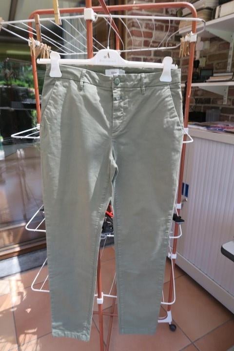 Broek groen kaki Closed mt 38, Kleding | Dames, Broeken en Pantalons, Maat 38/40 (M), Closed, Nieuw, Ophalen of Verzenden