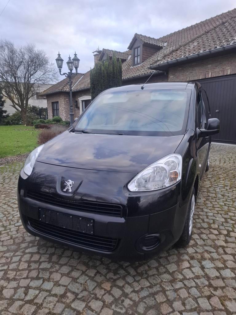 ️ PEUGEOT PARTNER, PREMIER PROPRIÉTAIRE, TRÈS PROPRE ️, Autos : Pièces & Accessoires, Carrosserie & Tôlerie, Peugeot, Avant, Enlèvement