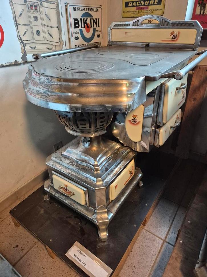 Leuvense stoof  , kachel, Antiquités & Art, Antiquités | Meubles | Tables, Enlèvement