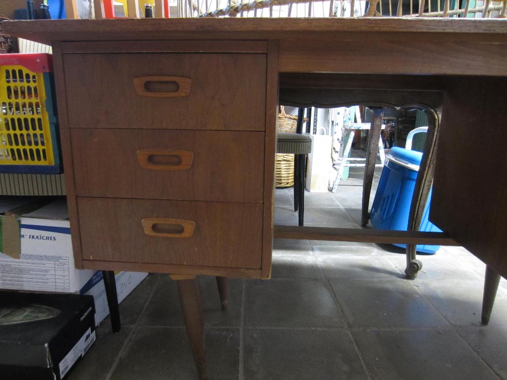 Bureau scandinave vintage, Maison & Meubles, Scandinave, 130 cm, Bois, 55 cm