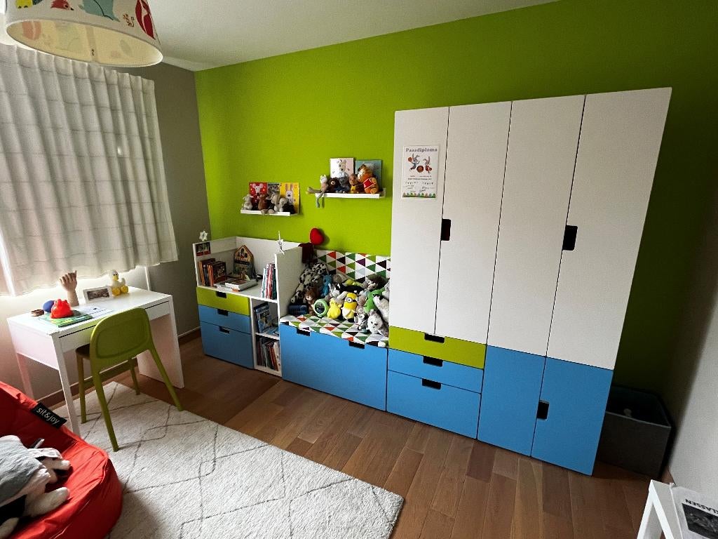 Meubles de chambre d'enfants IKEA en très bon état, Enfants & Bébés, Chambre d'enfant | Commodes & Armoires, 105 cm ou plus, Comme neuf
