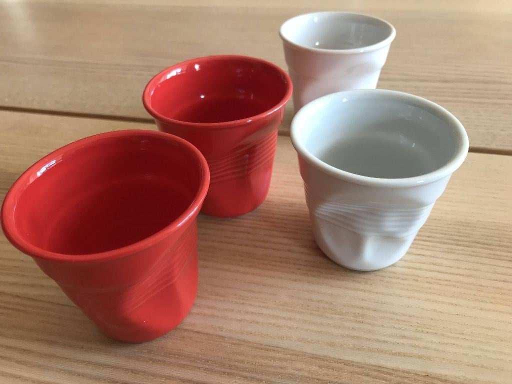 Lot de 4 tasses Revol froissé jamais utilisées, Huis en Inrichting, Keuken | Servies, Nieuw, Ophalen of Verzenden, Effen, Kop(pen) en/of Schotel(s)
