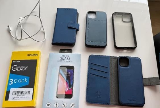 iPhone13 128 GB blauw + 4 hoesjes 4 screenprotectors 1 kabel, Télécoms, Téléphonie mobile | Apple iPhone, Comme neuf, 128 GB, Sans abonnement