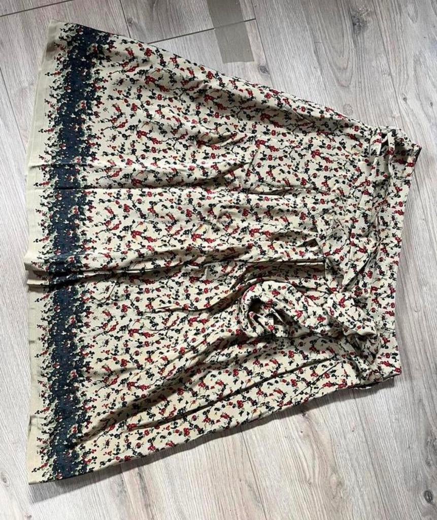 Jupes taille 38 Essentiel/Vera Moda, Envoi, Comme neuf, Taille 38/40 (M), Au-dessus du genou