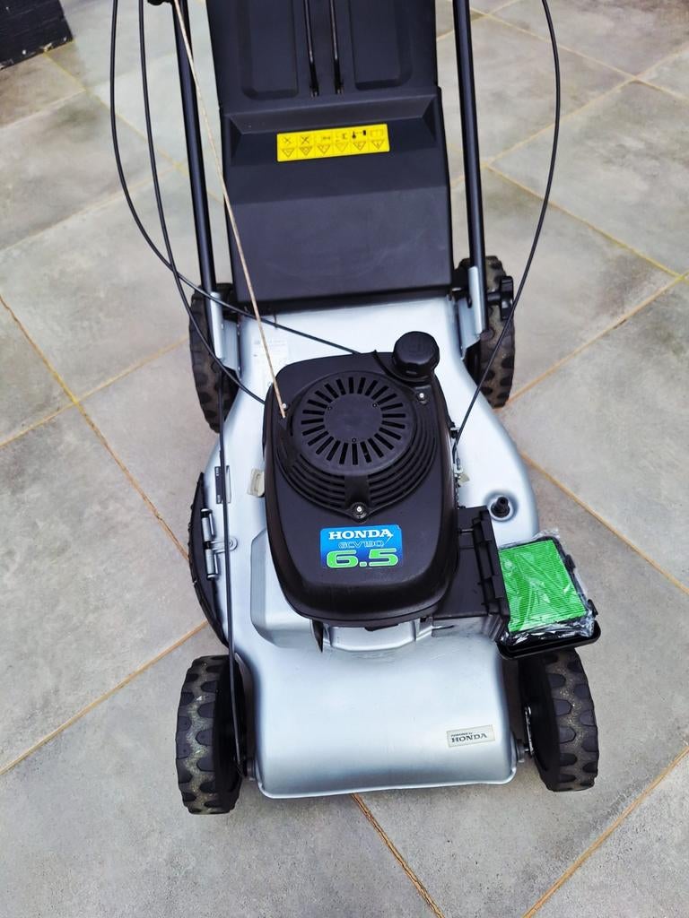 EXCLUSIEF!! HONDA 6,5 PK  proff. grasmaaier. TOPSTAAT!!, Tuin en Terras, Grasmaaiers, Ophalen, Opvangbak