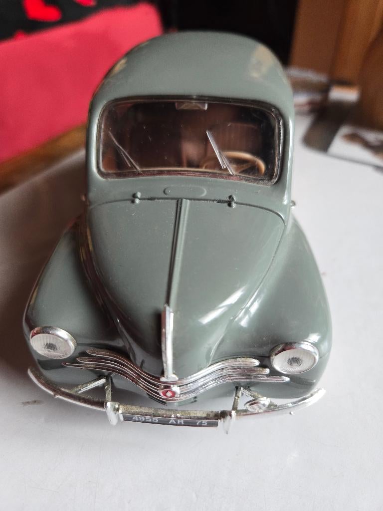 klassieke Renault C4, Ophalen of Verzenden, Zo goed als nieuw, Auto, Solido