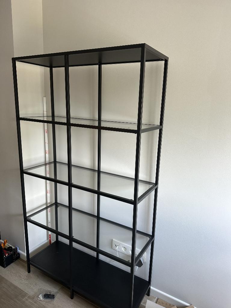 Industriële glazen vitrinekast, IKEA VITTSJÖ, Ophalen, Met plank(en), Industrieel glazen kast, 50 tot 100 cm