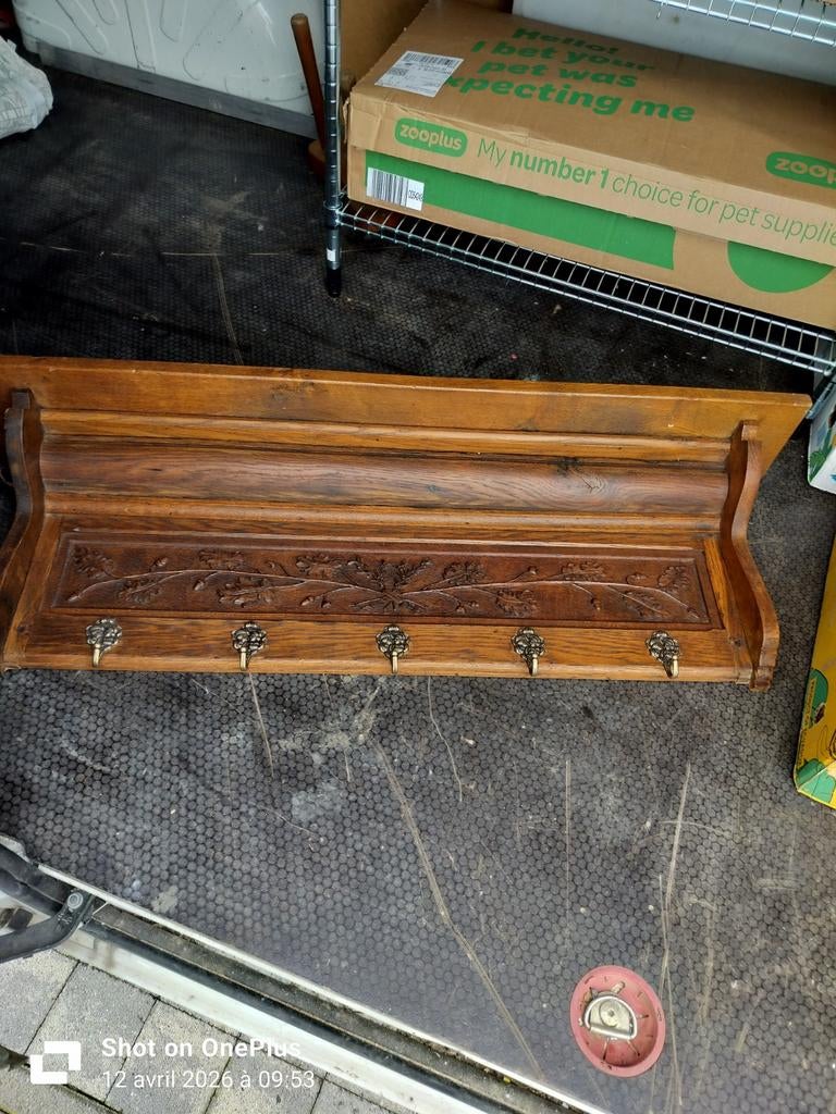 Porte-manteaux, Enlèvement