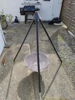 Hout en houtskool barbecue (bivak), Ophalen