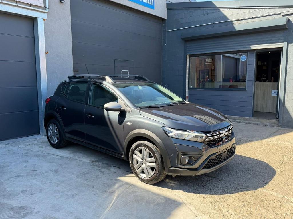 Dacia Sandero Stepway Expression (bj 2023), Auto's, Stof, Gebruikt, 67 kW, 127 g/km