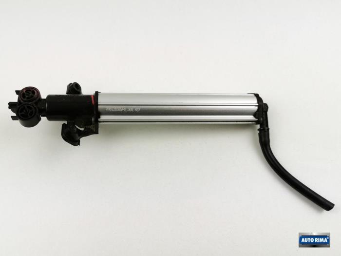 Koplamp Sproeier van een Volvo V60, Auto-onderdelen, Verlichting, Volvo, Gebruikt, 3 maanden garantie, Ophalen of Verzenden