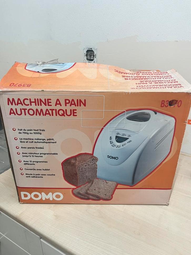 Broodbakmachine  Domo, Elektronische apparatuur, Broodbakmachines, Zo goed als nieuw, Ophalen