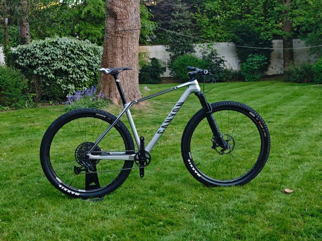 Canyon Exceed CF7 (M) guidon, roues et pedalier en carbone, Vélos & Vélomoteurs, Vélos | VTT & Mountainbikes, Autres marques, Comme neuf