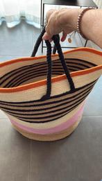 Nieuwe gekleurde rieten mand, Ophalen, Nieuw