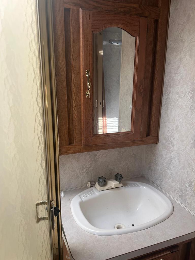 Camping-car Oshkosh Challenger — américain unique, Caravanes & Camping, Autres marques, 10 mètres et plus, Autres marques, Boîte manuelle