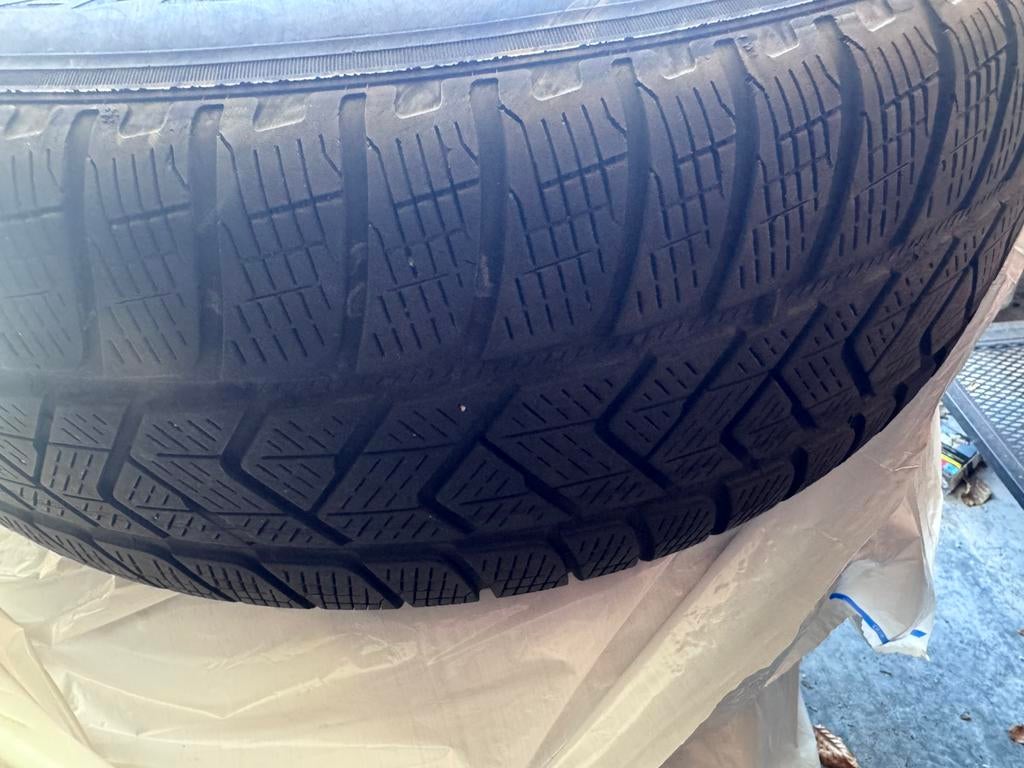Winterbanden pirrelie, Ophalen, Gebruikt, Banden en Velgen, 17 inch