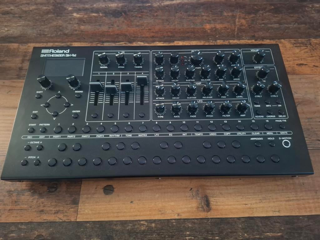 Roland SH-4D, Muziek en Instrumenten, Ophalen of Verzenden, Roland