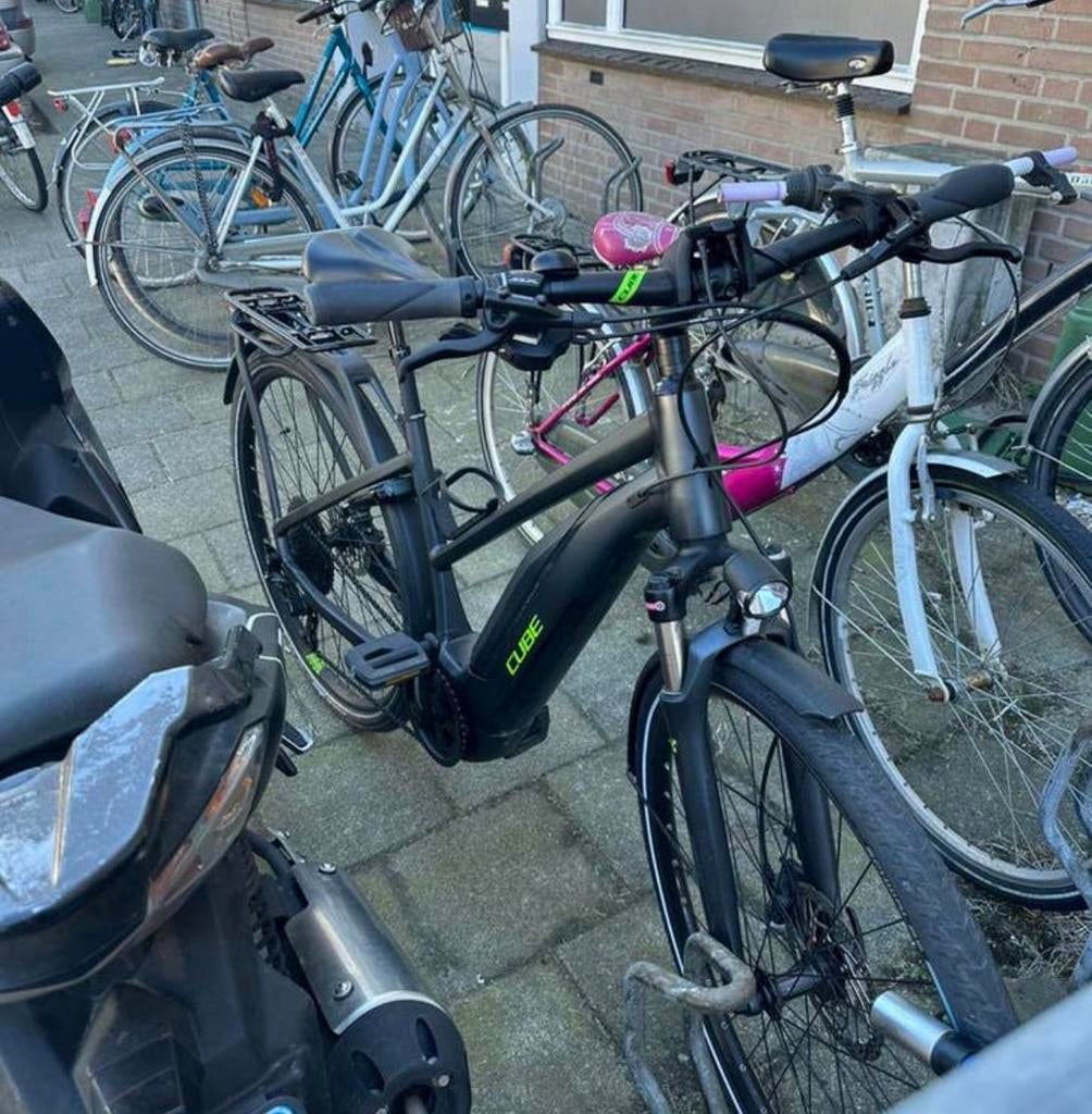 Te koop cube hybrid pro touring, Fietsen en Brommers, Elektrische fietsen, Ophalen, Zo goed als nieuw, Cube