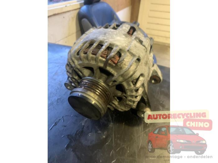 Dynamo van een Opel Corsa, Gebruikt, -, -, Opel