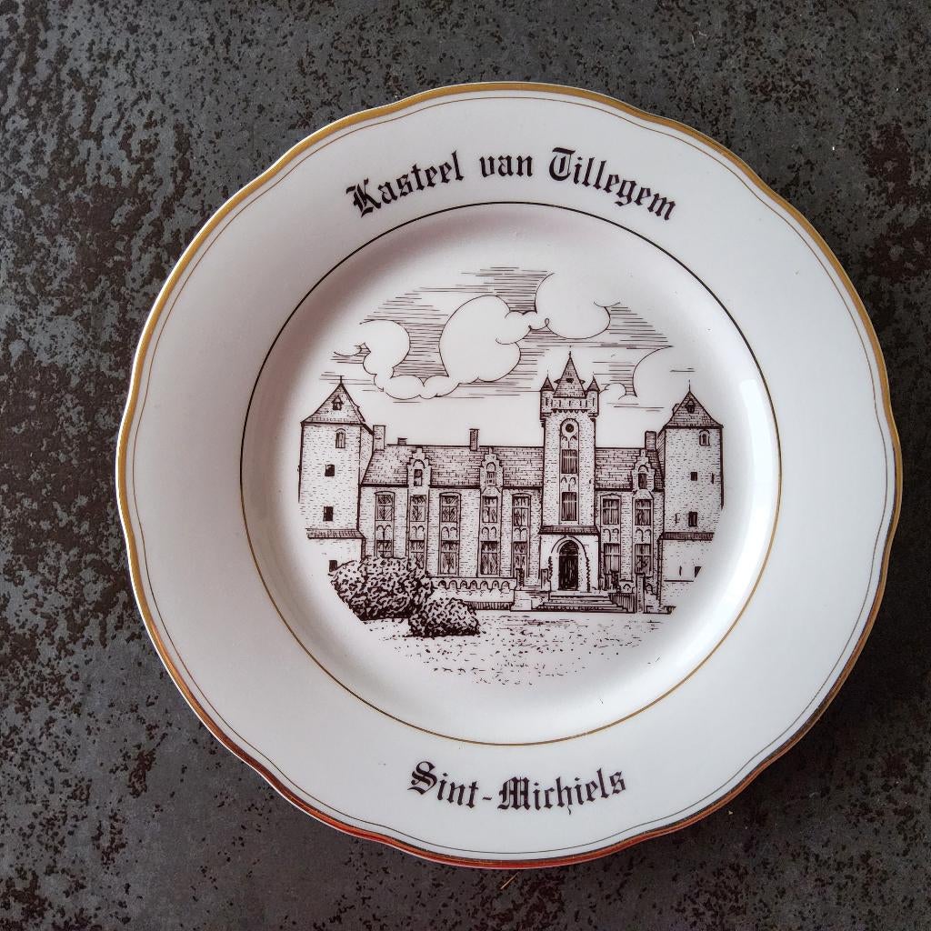 3 porceleinen eetborden Sint-Michiels-Brugge, Huis en Inrichting, Keuken | Servies, Ophalen of Verzenden, Zo goed als nieuw, Bord(en)