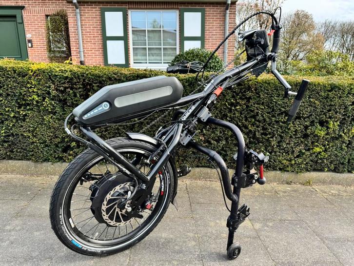 Vélo à main électrique Quickie Attitude Quickie Hybrid, Divers, Chaises roulantes, Comme neuf, Fauteuil roulant électrique, Pliant