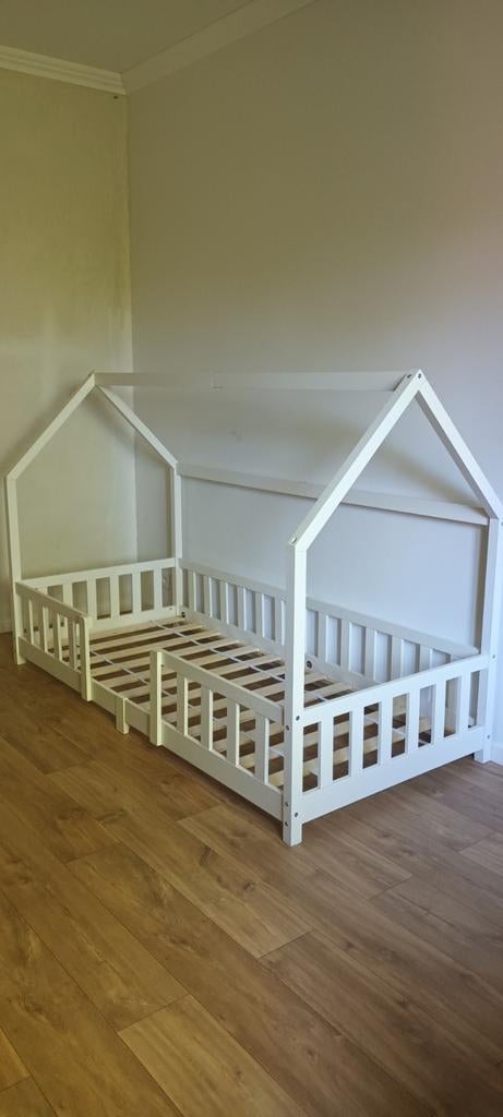 Kinderbed huisje, Ophalen, Matras