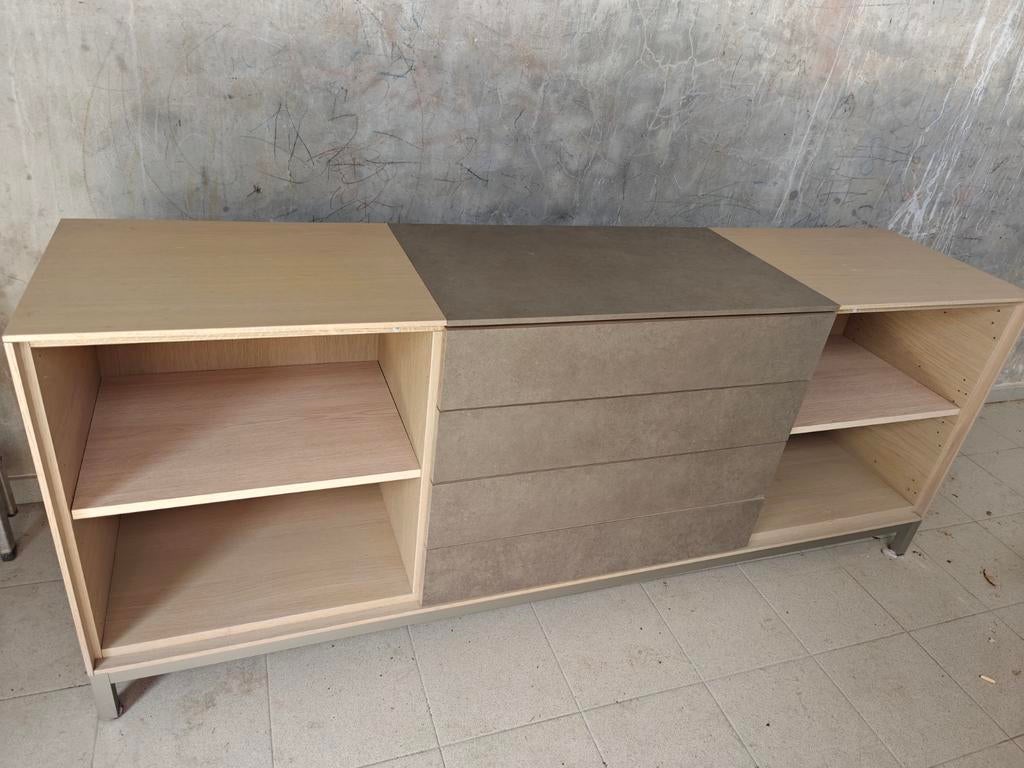 Vitrine longue, 201,5 L x 80 H x 48 P, ramassage uniquement, Maison & Meubles, 25 à 50 cm, 200 cm ou plus, Moins de 100 cm, Enlèvement