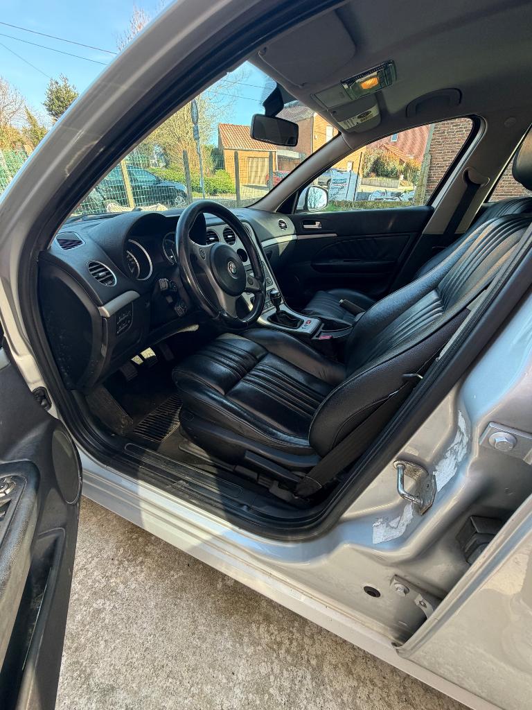 Alfa Romeo 159, Autos, Alfa Romeo, Cuir, Argent ou Gris, Achat, Boîte manuelle
