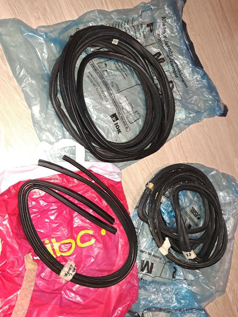 Rubbers Opel Kadett C Coupe, Enlèvement ou Envoi, Opel, Porte, Révisé