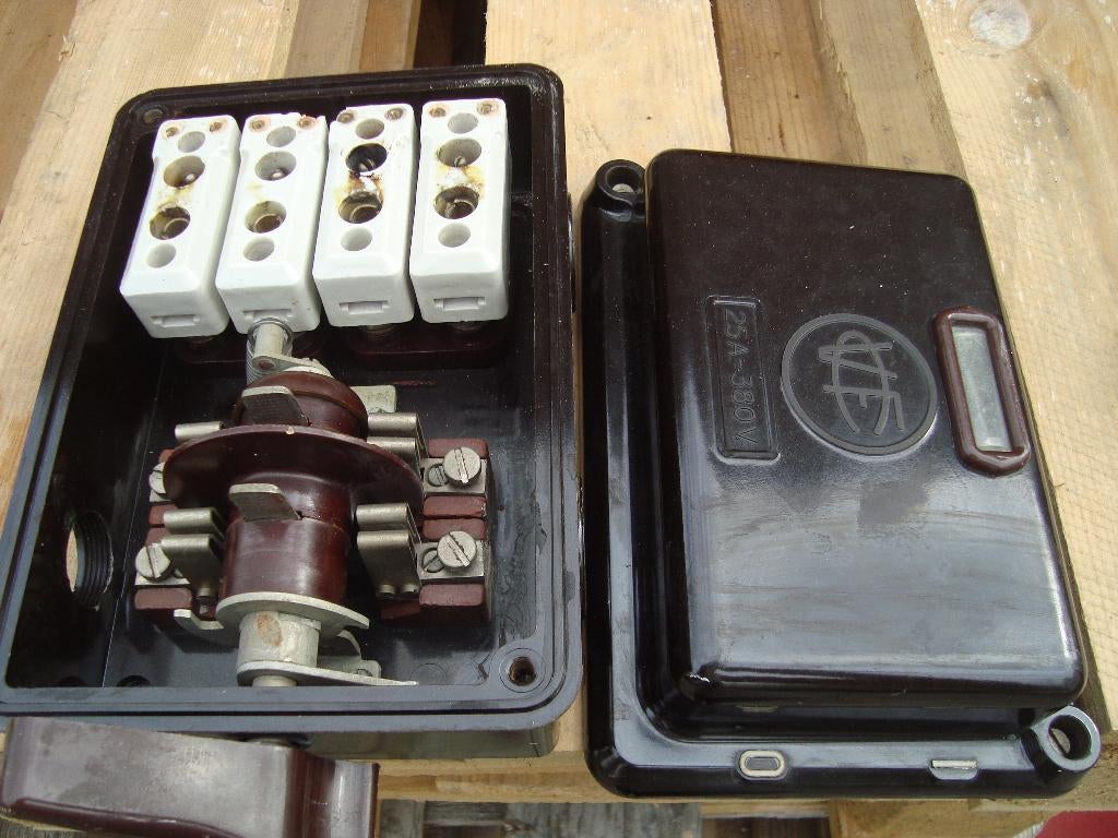 retro elektro kastje, Doe-het-zelf en Bouw, Ophalen of Verzenden, Gebruikt